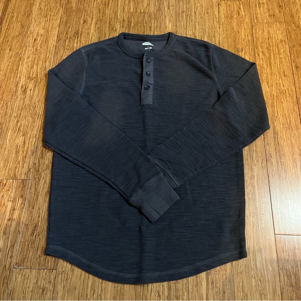 Old Navy Men's Dark Gray Henley Shirt